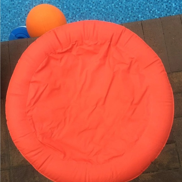 New in package inflatable cooler - Picture 11 of 13